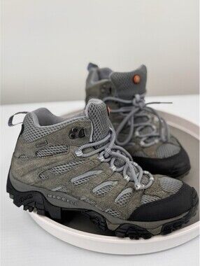 Merrell Waterproof Hiking Boots Women’s 8.5 Gray Vibram Sole Trail Outdoor Mid